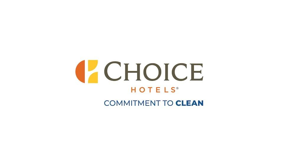 Quality Inn & Suites 穆斯乔 外观 照片